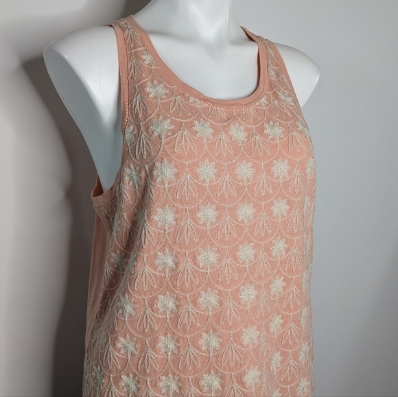 ✨3/$15 J Crew Factory peach cream floral embroidered tank top L - Picture 3 of 7